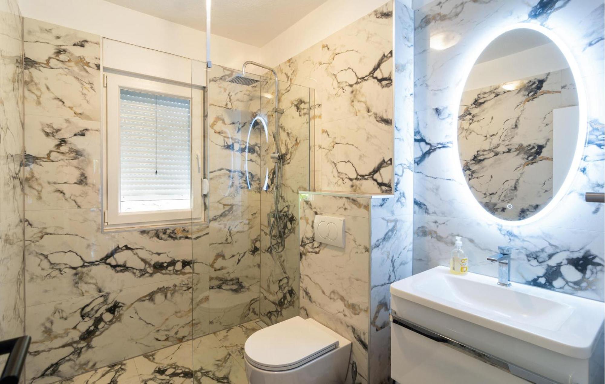Amazing Apartment In Podstrana With Wifi エクステリア 写真