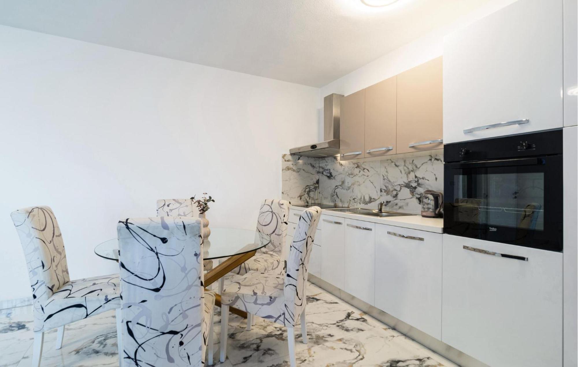 Amazing Apartment In Podstrana With Wifi エクステリア 写真